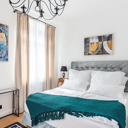 Luxury Apartment With A Balcony And A Terrace Prague Ngoại thất bức ảnh