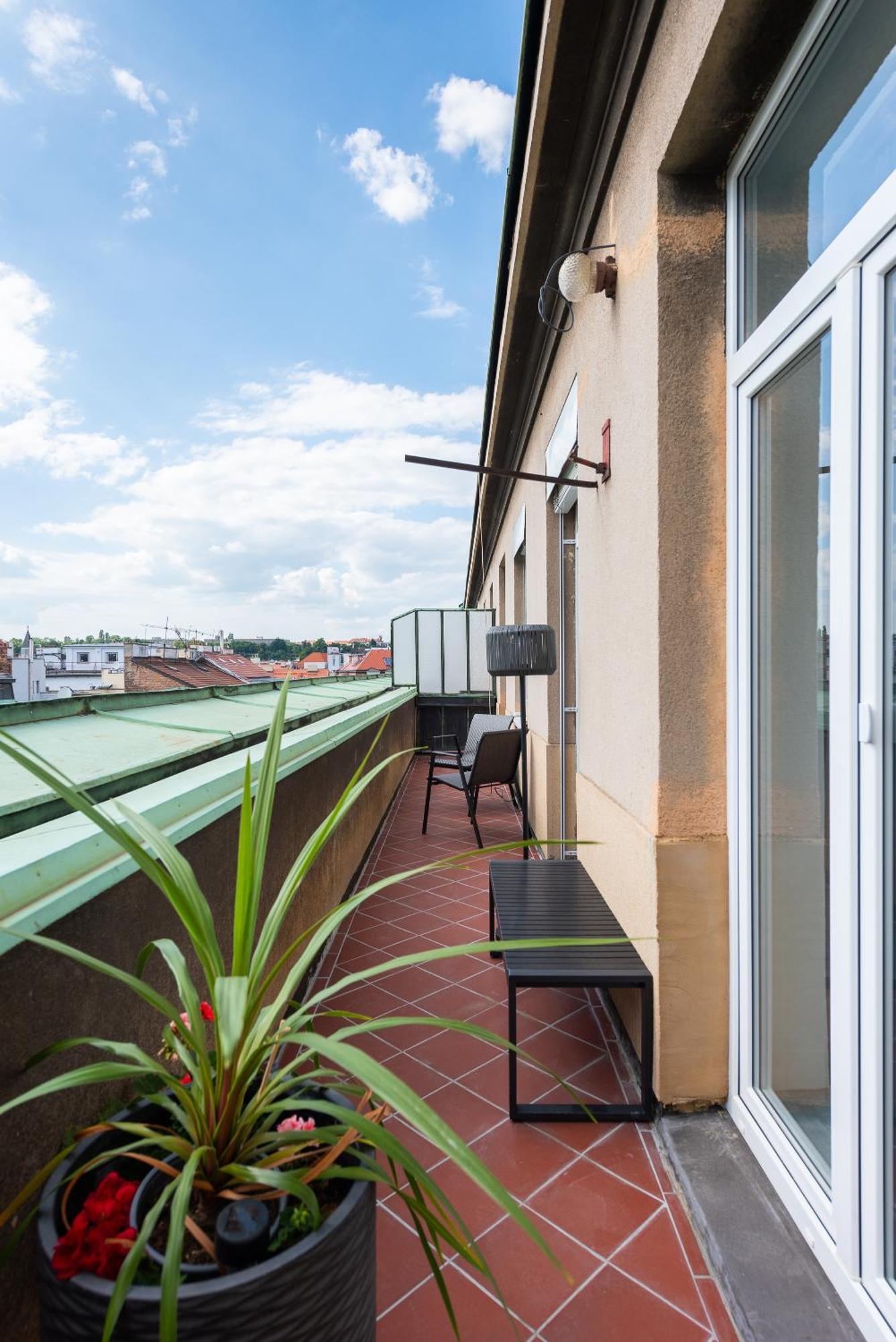 Luxury Apartment With A Balcony And A Terrace Prague Ngoại thất bức ảnh